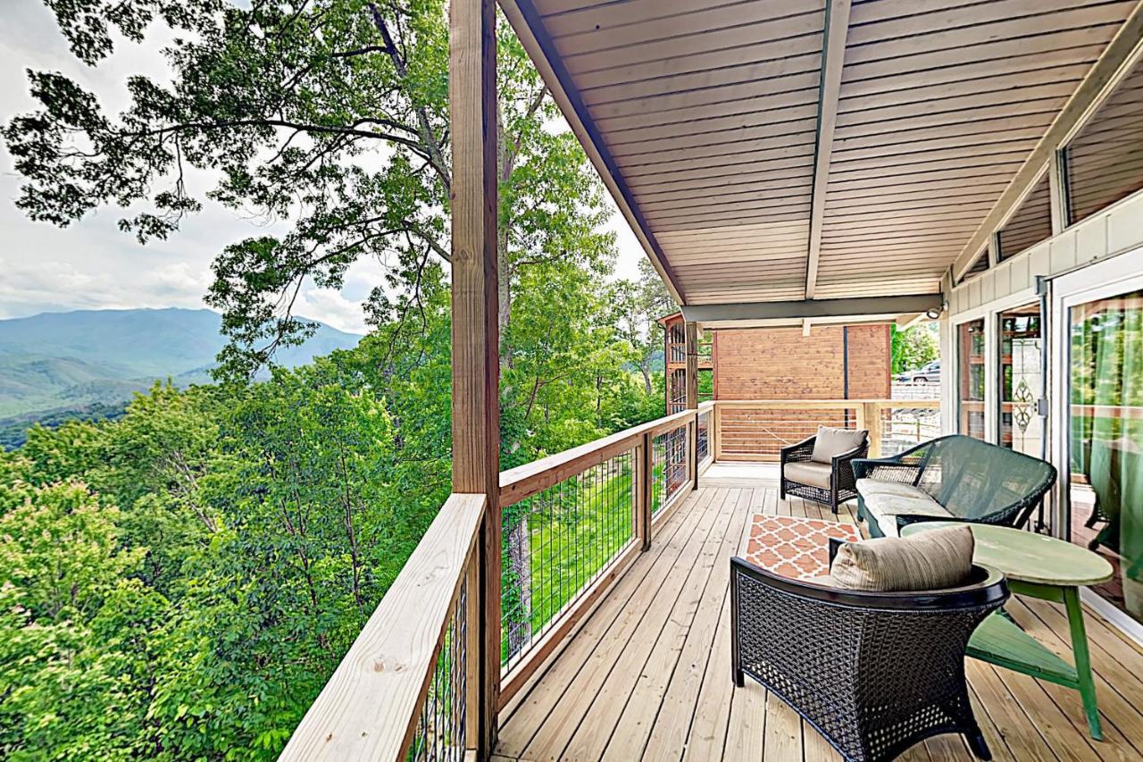 Stone Cabin Gatlinburg Exterior photo